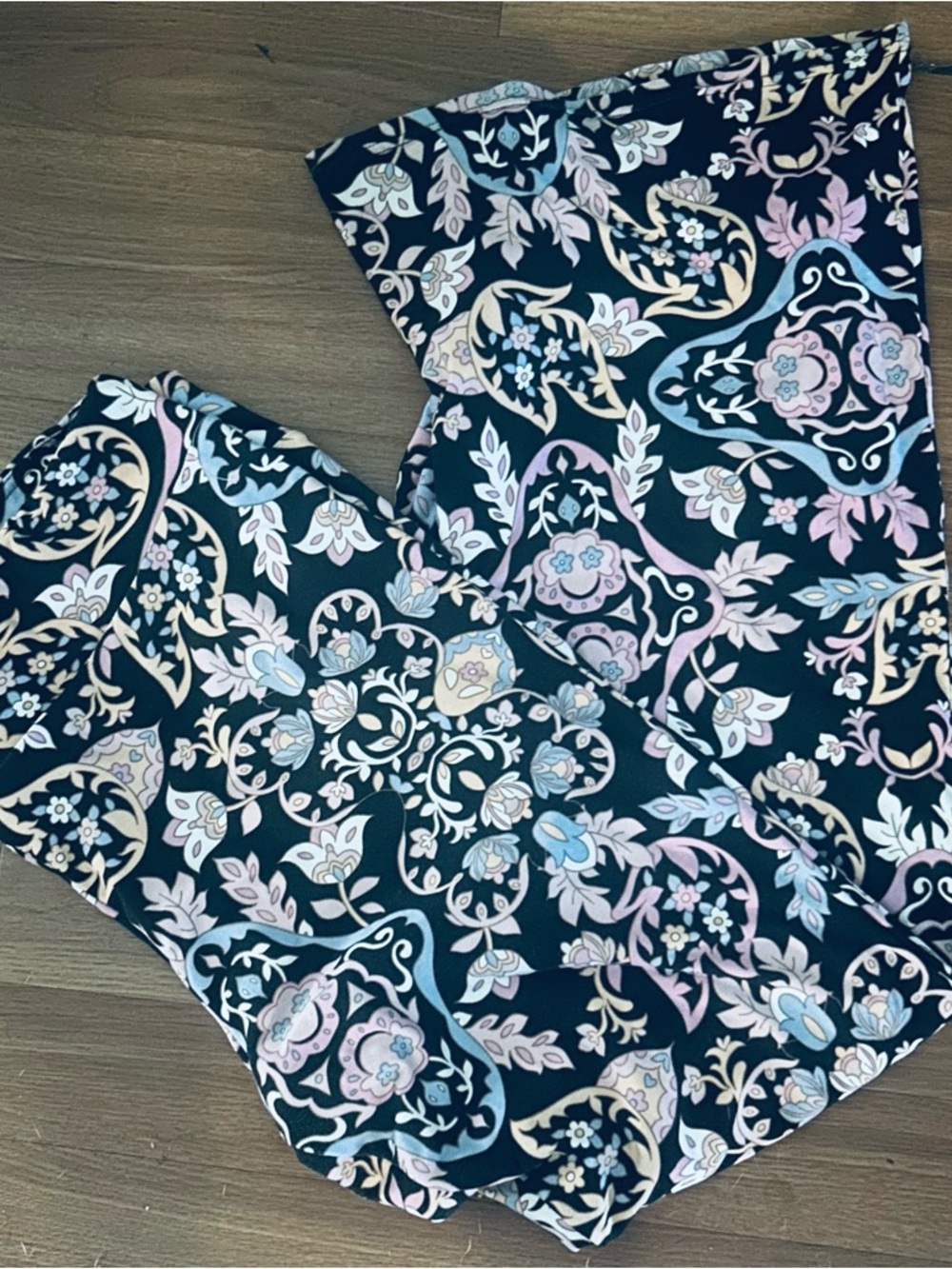 Women’s stretch Floral Print bell bottom Pants Black Pastel Accents xxl soft